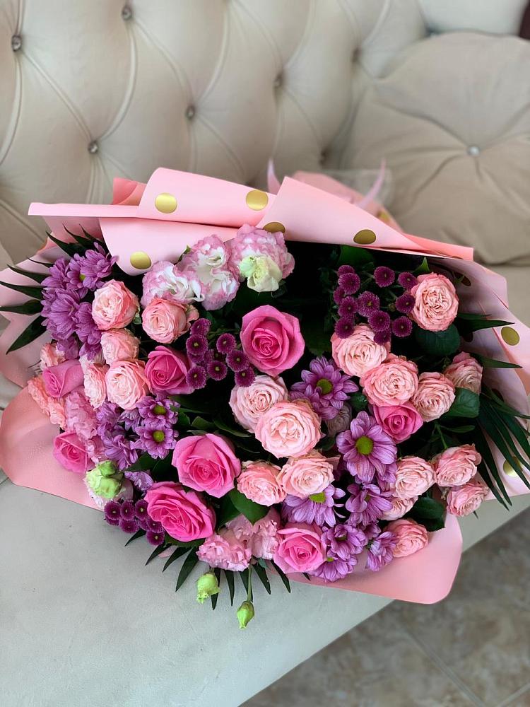 Букет цветов из: Хризантемы, Розы и Лизиантусы в Слободе