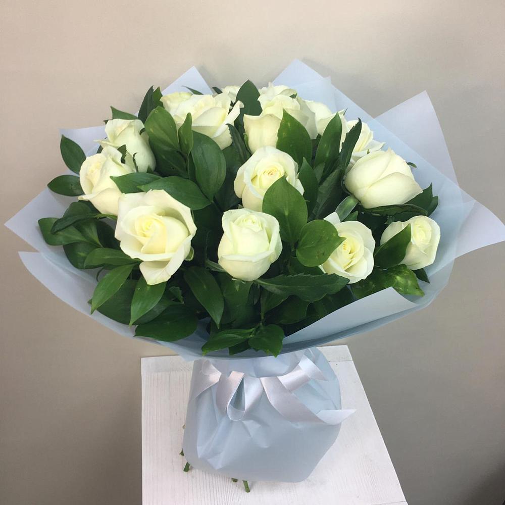Букет 15 Белых роз Проуд в Слободе