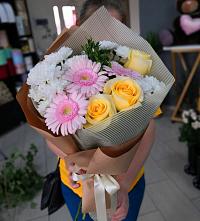 Букет цветов из:  Герберы, Розы и Хризантемы в Слободе