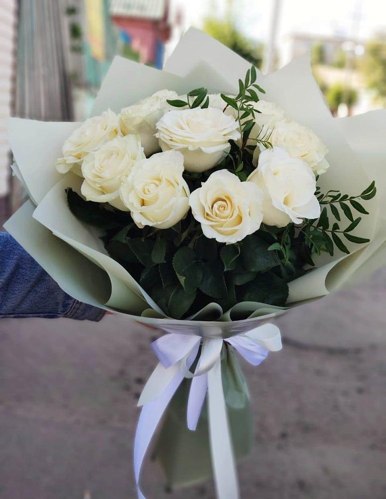 Букет Белые розы Проуд в Слободе