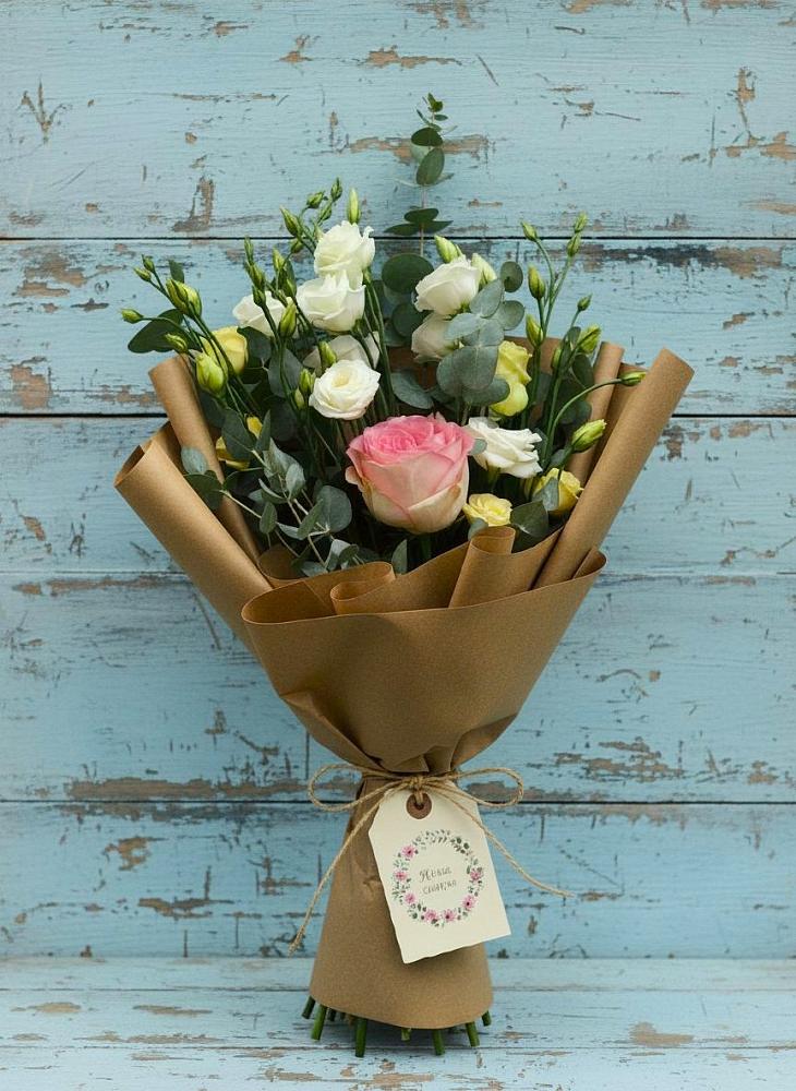 Букет цветов из: Розы и Лизиантусы в Слободе