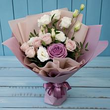 Букет цветов из:  Розы и Лизиантусы в Слободе