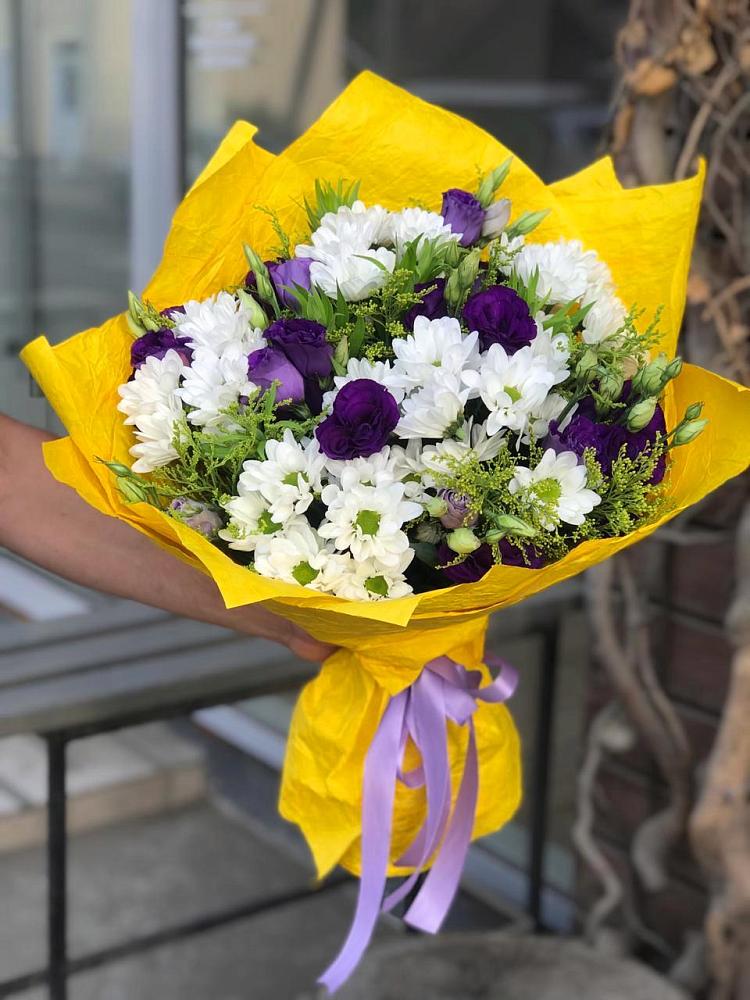 Букет цветов из: Ирисы, Хризантемы и Ромашки в Слободе