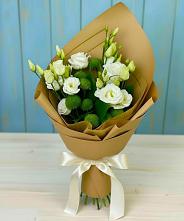 Букет цветов из:  Хризантемы и Лизиантусы в Слободе