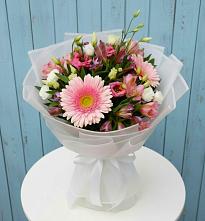 Букет цветов из:  Герберы, Альстромерии и Лизиантусы в Слободе