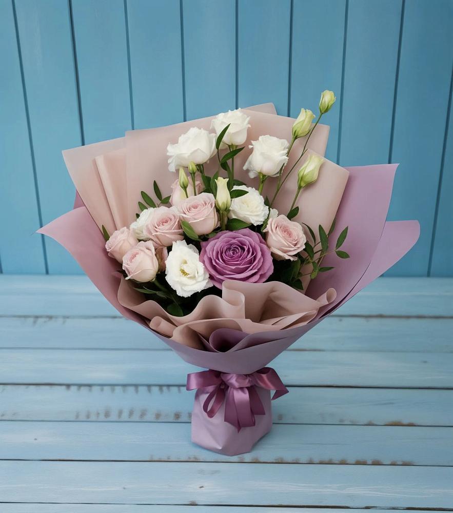 Букет цветов из: Розы и Лизиантусы в Слободе